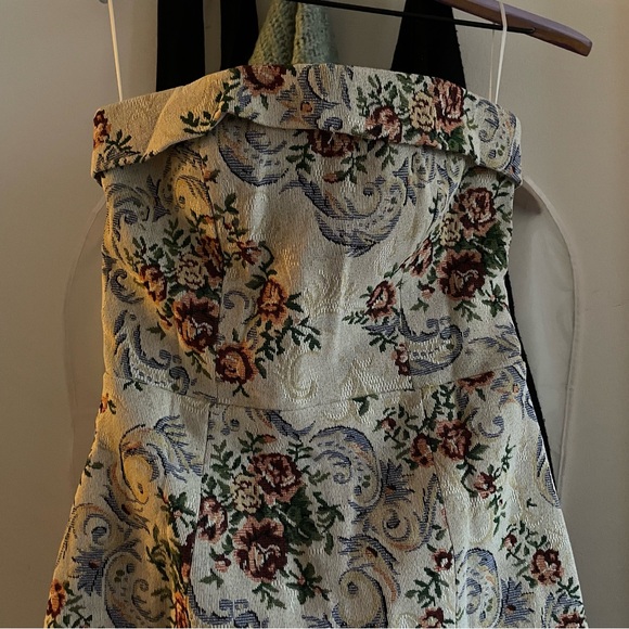 EDIKTED Floral Tapestry Lace-Up Back Strapless Minidress - Picture 4 of 8